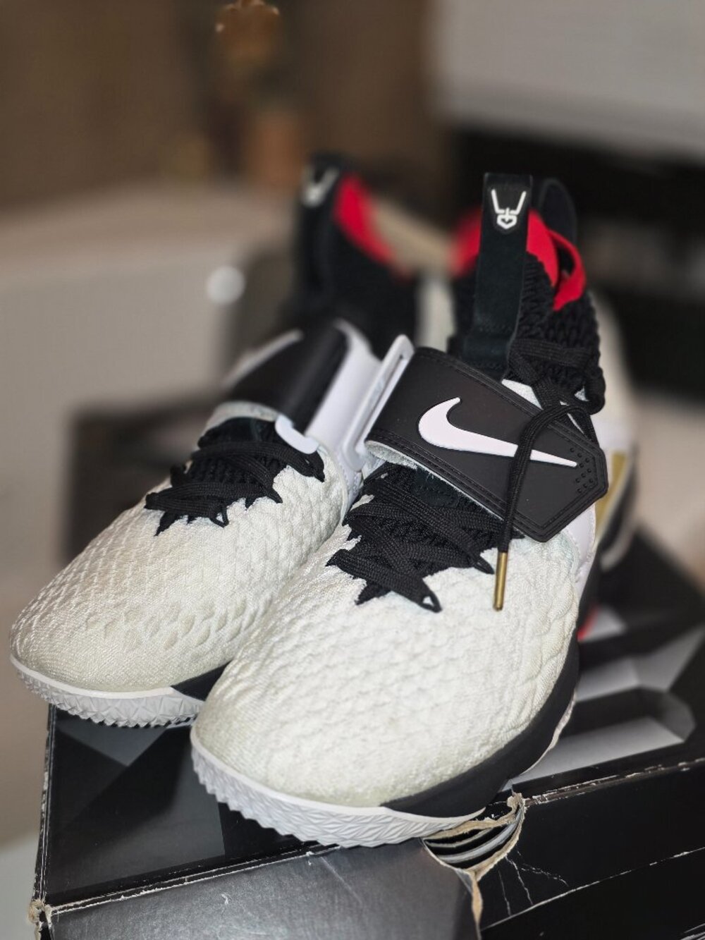 2018 Lebron 15 Prime Diamond Turf White NBA 76ers Philly Lebron Watch Lakers